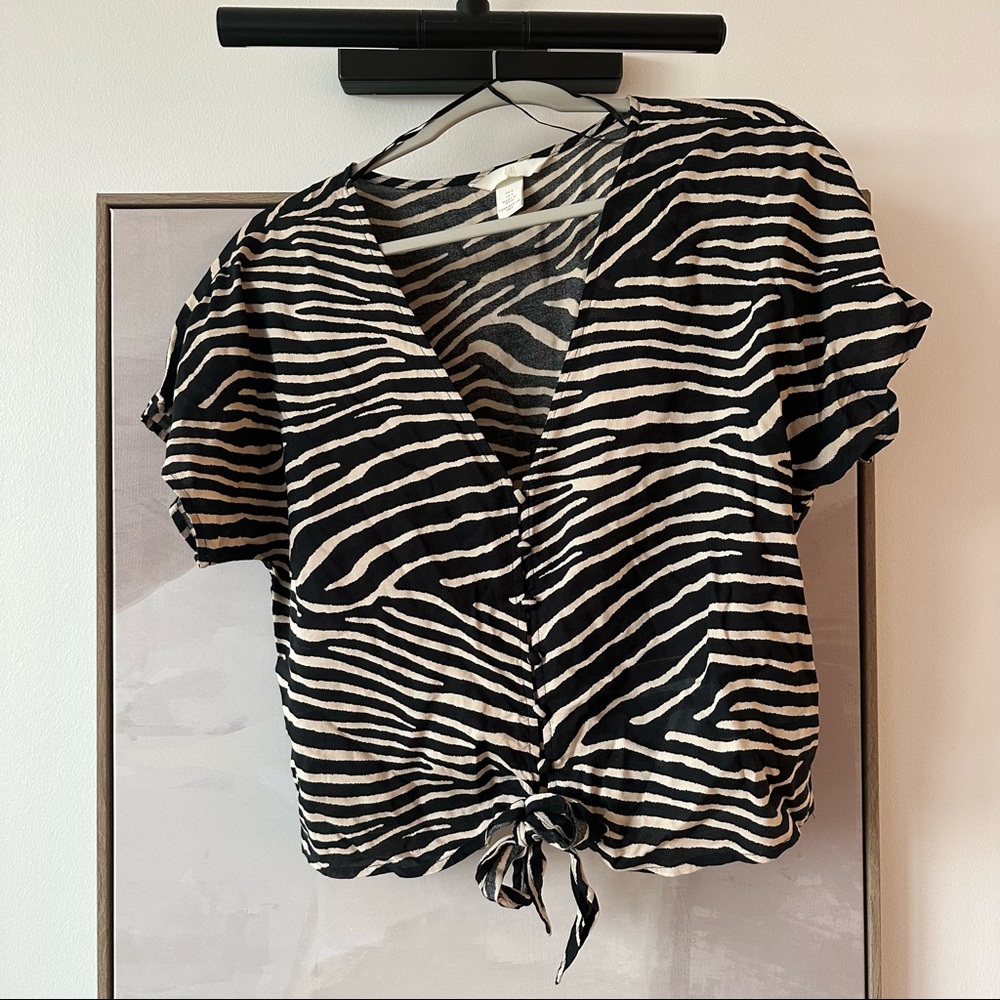 Animal print, short-sleeve blouse